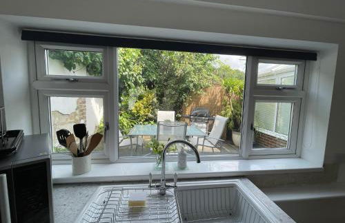 Sompting Village - Close to sea and South Downs - Photo 10