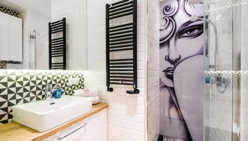 West Side Apartment - Photo 5