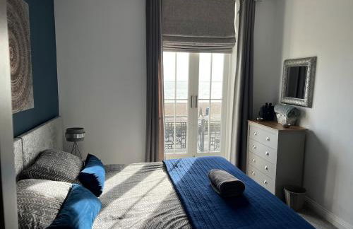 Beach from the Balcony, ensuite and private parking - Photo 44