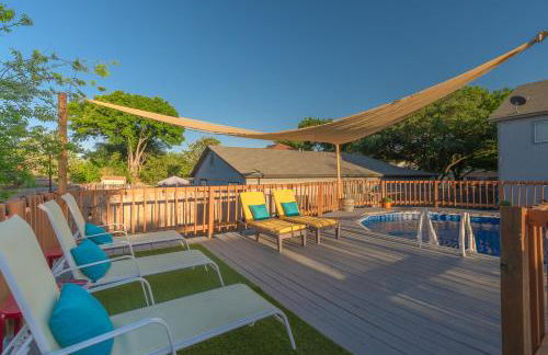 Luxury 5BR House with Pool by SeaWorld & Lackland - Foto 67