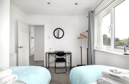 Sittingbourne Lodge, free car park - 4 Cars - Photo 14