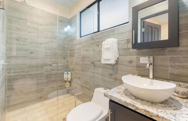 Suite 3 - Jaguar Beach & Pool 2 BR Condo - Foto 12