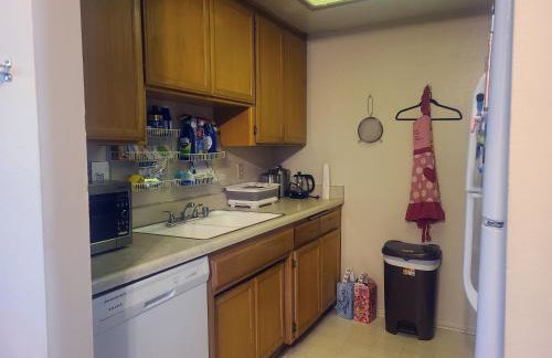 Guest Room in Sherman Oaks with private bathroom and balcony - Foto 11