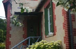 Maison " Bouton d'or" au bord de l'eau, à 10 mn de Tours , meublé classé une étoile - Foto 1