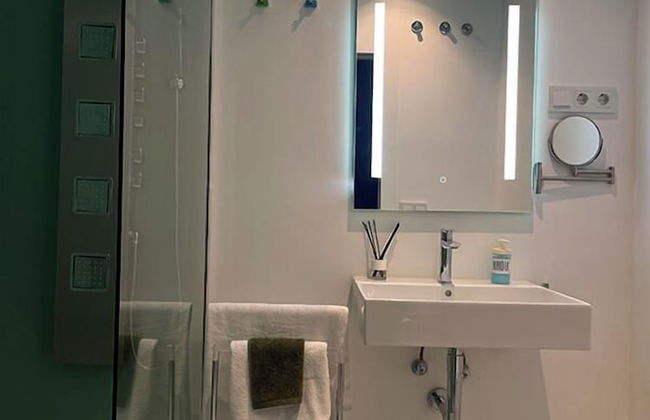 LaHola Glam Suites - Photo 49