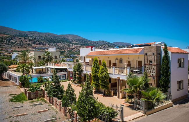 Bella Elena - Photo 44