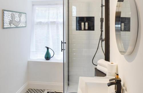 West Lodge - Photo 10