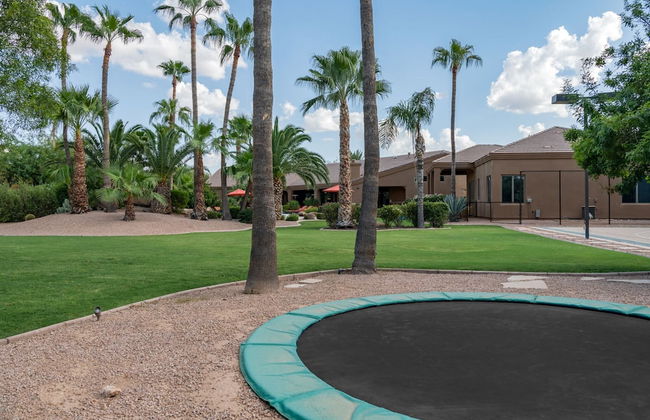 Preston by Avantstay 6BR Desert Oasis w/ Basketball Court, Pool & Hot Tub - Foto 28