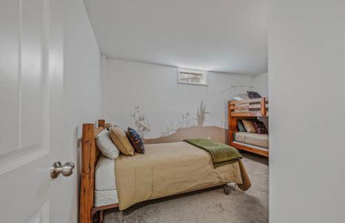 Ma-ple Haven --Wifi, Fireplace, Deck, Fire Pit, Family Friendly, Game Room, Pool Access - Foto 40