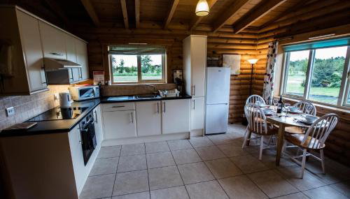 Partridge Lodge - Photo 2