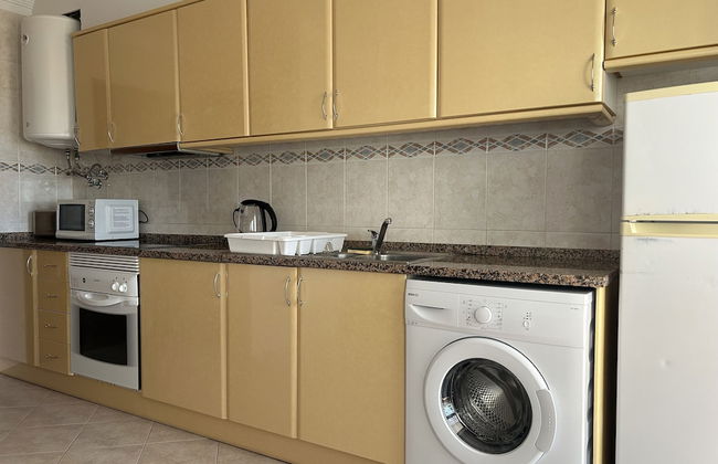 Poolside Apartment with 2 bedrooms, patio and BBQ - Foto 11