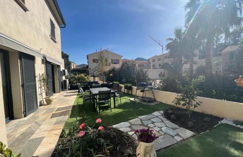 Jardin et 2 chambres centre St Florent - Foto 2