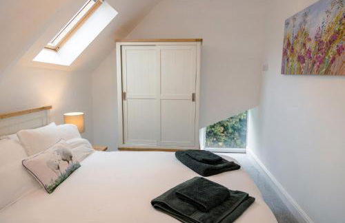 School Lodge - Photo 20