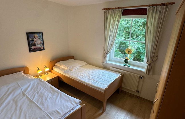 Coastal Comfort With Garden - Photo 2