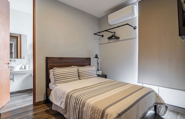 Luxurious 5-bedroom House With Air-conditioning & Private Rooftop in Juriquilla - Foto 3