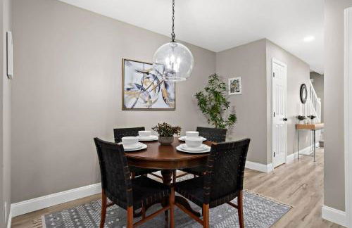 Stylishly Restored Townhome - Convenient access - Foto 4
