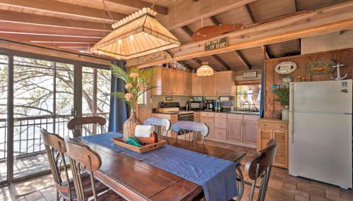 Riverfront Merritt Island Bungalow with Dock and Deck - Foto 3