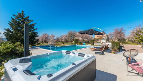 Cozy Home In Tinj With Kitchen - Foto 2