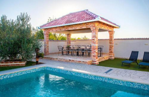 Holiday home Dinko - Photo 3