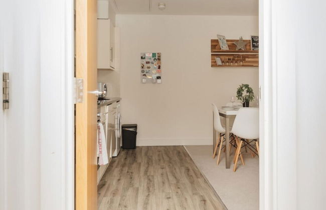 Central Modern Flat Sleeps 6 - Dedicated Parking - From 125 Per Night - Foto 23