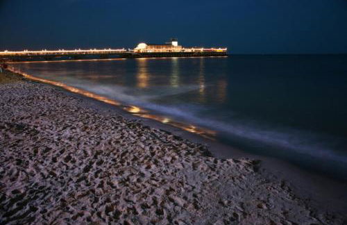 MOONGATE by BOURNECOAST - A Delightful Chalet Bungalow with a Garden and Parking - HB10672 - Foto 69