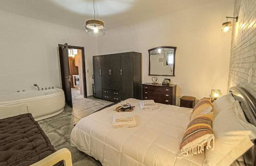 Achlades The Mountain Paradise Villas - Suite with a Private Jacuzzi, Pool, and a Balcony with an Amazing View! - Foto 9