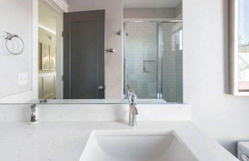 The Azalea Suite at 124 Spring - Foto 12