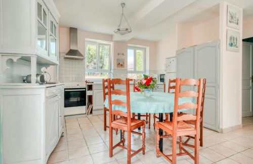 Farmhouse in Boncourt with Private Garden - Foto 8