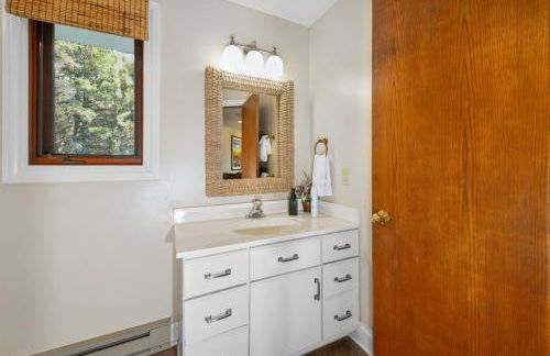 Cozy Retreat HotTub, FirePit, Arcade Fun & Dogs! - Foto 60