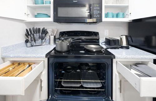 Addison Apartment with Free Parking Pool Gym - Foto 10