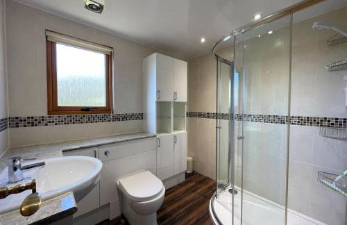 Beautiful Norwegian Lodge in Kippford with Garden - Pass the Keys - Foto 17