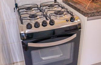 MAIOR NOTA - 2 Quartos com AR CONDICIONADOS SPLIT, Air Fryer, Wi-Fi, Disney Plus, Star Plus, HBO Max, Cadeiras de Praia, Caixa Térmica, Churrasqueira, Rede para Descanso e Chuveirão - 8 pessoas - CONFORTO Máximo - Melhor Localização!! - Photo 30