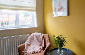 2BR Home Near Shops & Transport Links - Foto 5