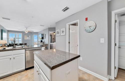 Cozy 2bd/2ba w/ View, Sleeps 6 - Photo 12