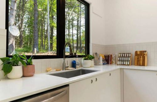 Modern Family Retreat in the Catskills Wilderness - Foto 12