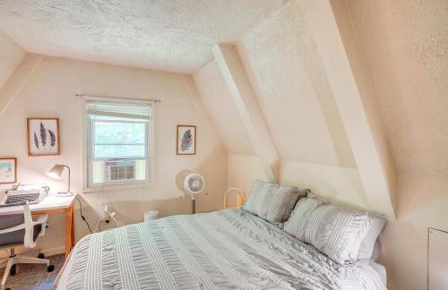 A-Frame Cabin with Furnished Deck in Becket! - Foto 20