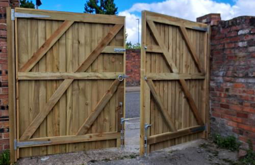 Spacious & comfy 4 bed house, 6 Beds, Free Private Parking & Wifi - Foto 30