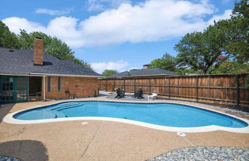 Allen Abode - 4 Bedrm Pool Fire Pit Charm - Photo 36