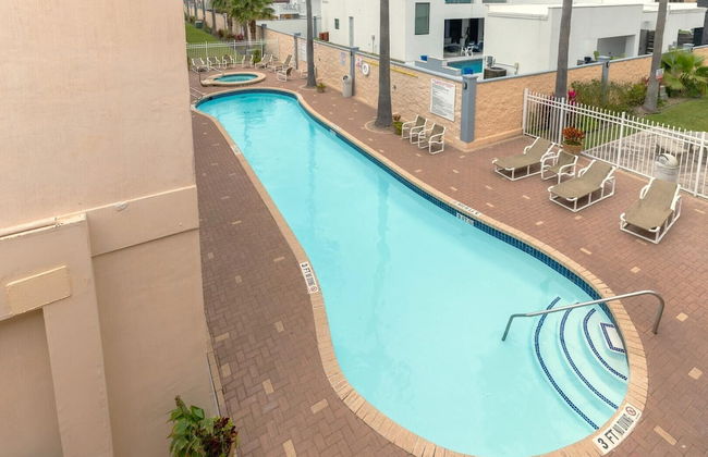 2-story Condo Next to Beach w/ Ocean Views! - Foto 35