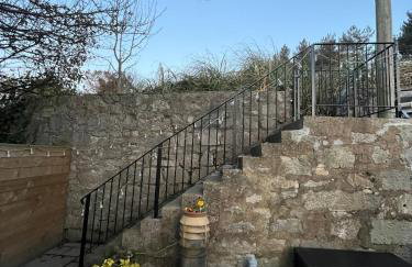 Private, Modern and Detached Garden Apartment - Photo 20