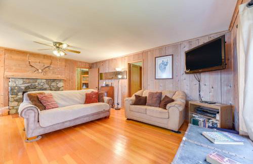 Waterfront Grapeview Escape w/ Boat Dock & Views! - Foto 4