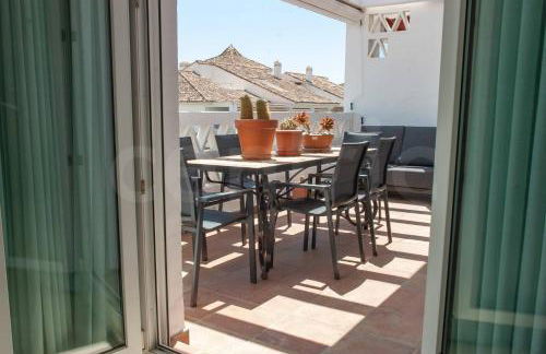 Duplex junto al mar en Marbella - Foto 1