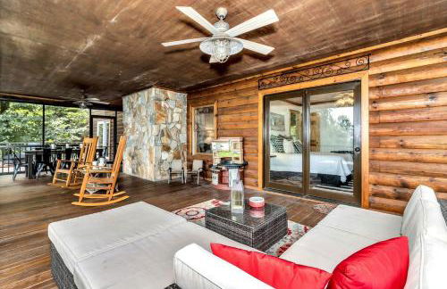 Cozy Mountain Cabin with Long-Range Views near Waterfall Park in Old Fort, NC - Foto 13