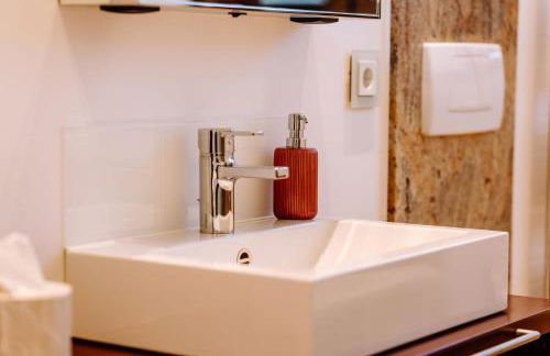 Ferienwohnung König Ludwig - Modernes Design-Apartment für Paare und Genießer am Starnberger See by LIVARIA - Foto 36