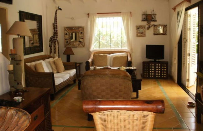 Charming Caribbean Style Villa Near Superb Beach - Photo 6