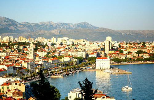 Spacious Apartment Center - Photo 58