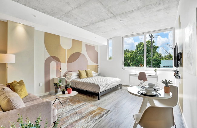 Design District Suites - Photo 36