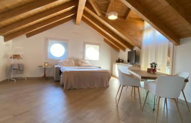 Romantic Room AL RIFUGIO DEI SOGNI terrazza con vista lago mozzafiato - Foto 1