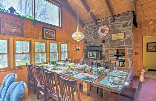 Riverfront Cabin in Alger with Patio and WiFi! - Foto 10