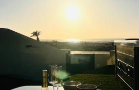 Amber Skies Seafront Retreat - Photo 48